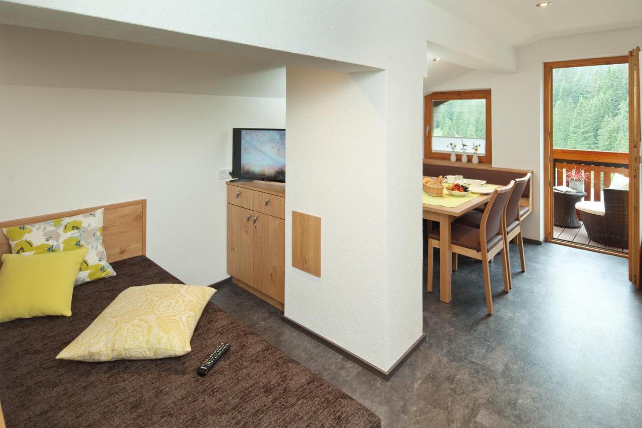 Aparthotel Brunnenhof Damuels Exterior photo