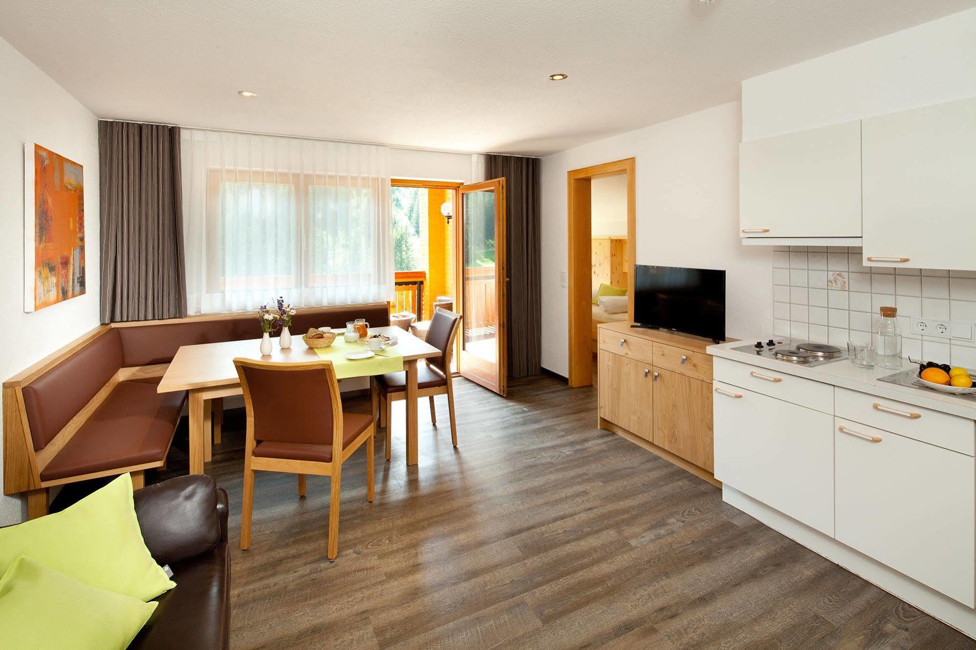 Aparthotel Brunnenhof Damuels Exterior photo